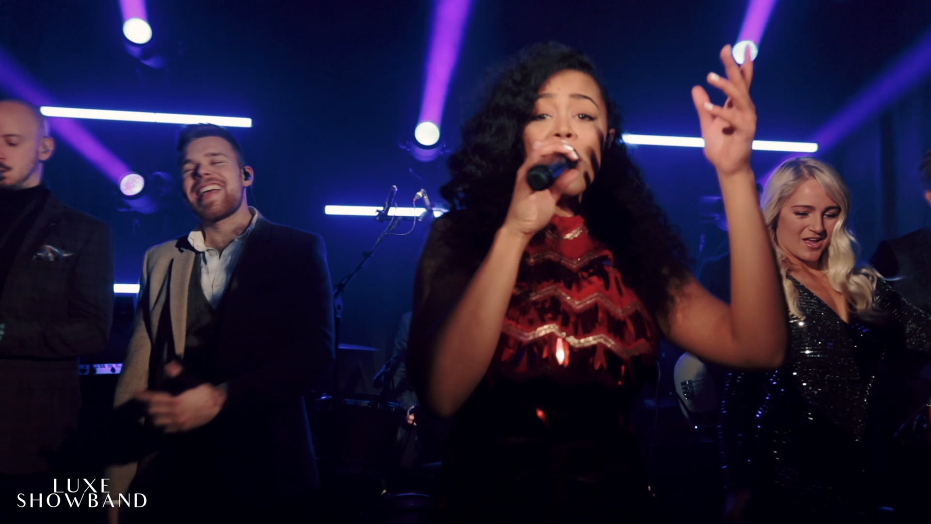 Respect , Think (Aretha Franklin) - The Luxe Showband (Ellie)