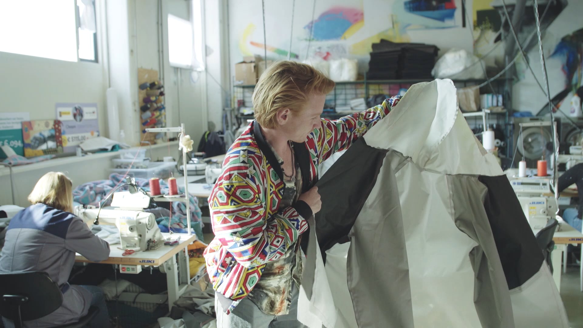 Bas Timmer // Sheltersuit on Vimeo