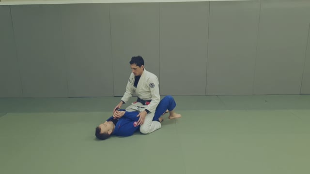 Montée: Contrôle épaule - arm triangle (kata-gatame)