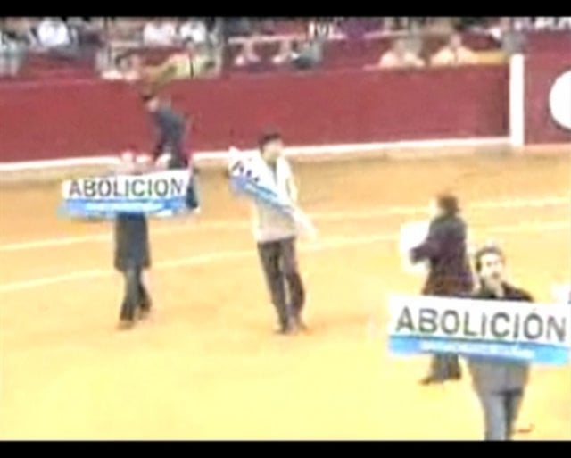 Igualdad Animal salta al ruedo y se descuelga de la Plaza de Toros de Zaragoza