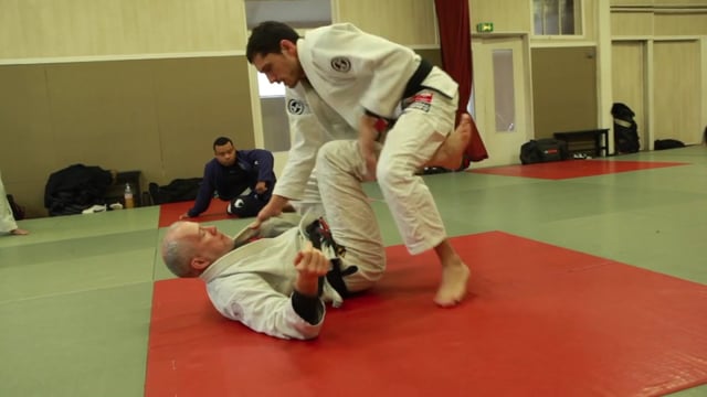 Passages 6) Knee slide