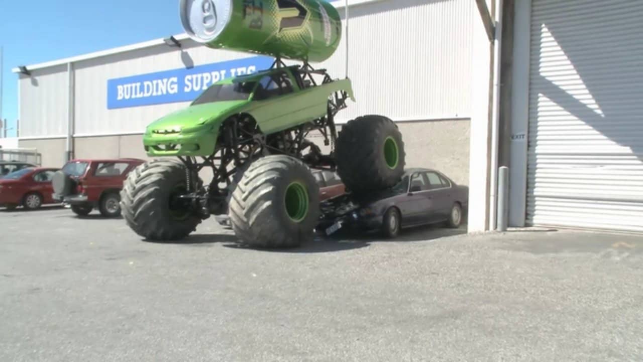 MASSIVE V REMOTE CONTROL MONSTER TRUCK FULL SCALE on Vimeo
