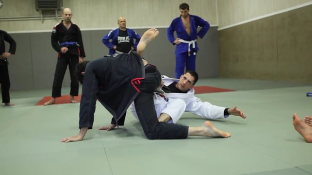 50/50 7) 50/50 Lapel Sweep de base