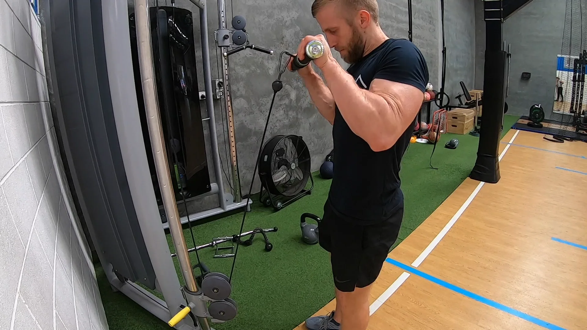 Cable Overhand Bicep Curl on Vimeo