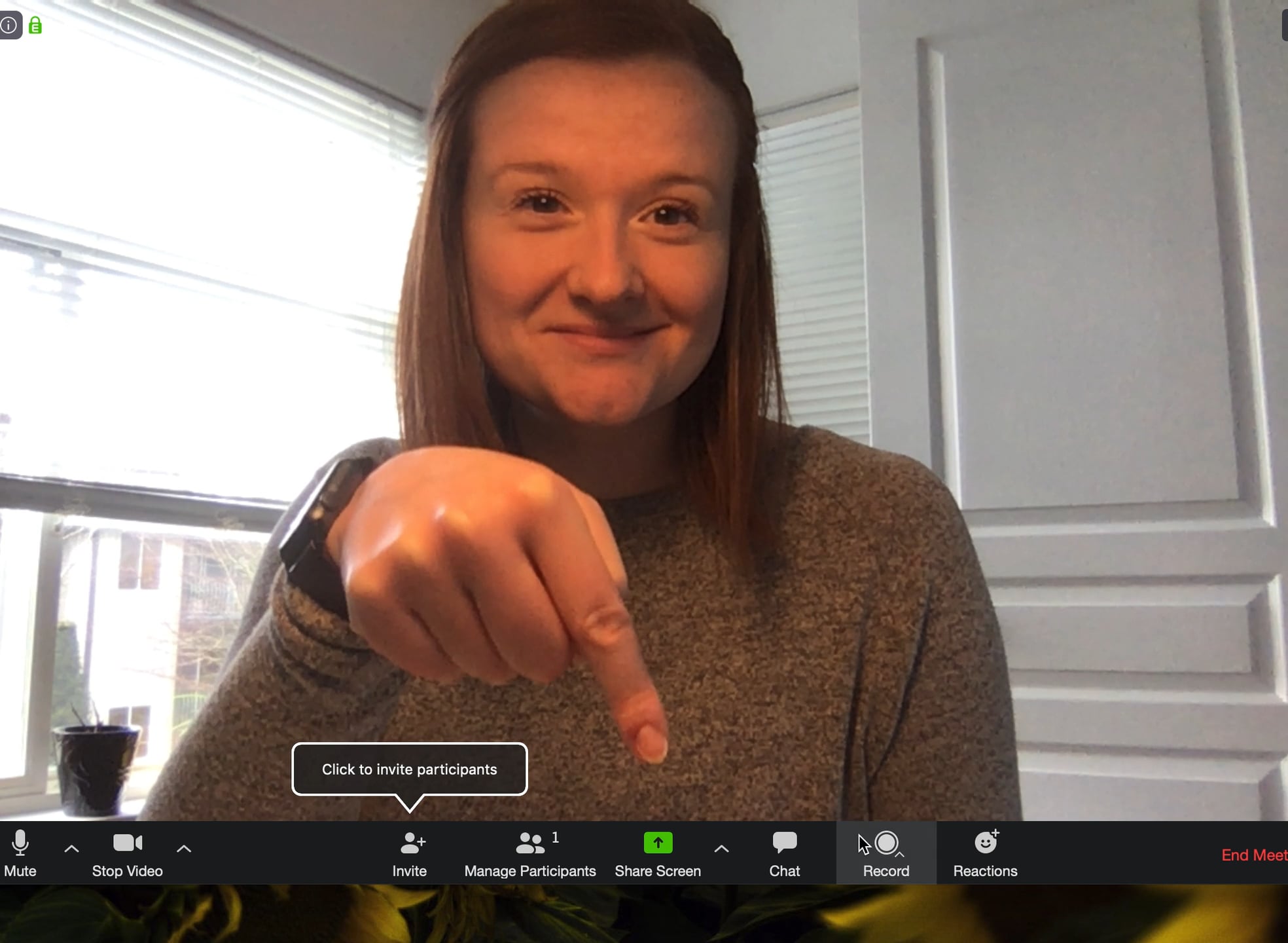 What the Screen Record Icon Looks Like in Zoom on Vimeo