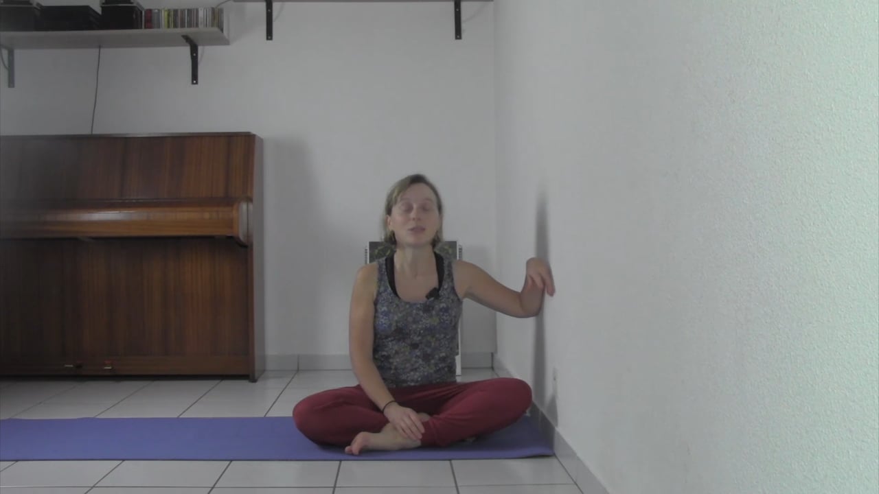 Jour 27. Yoga Restaurateur - Détendez-vous au mur Aurélie Langlais (15 min)