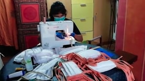 Arriba teixit sanitari per fer 1500 mascaretes