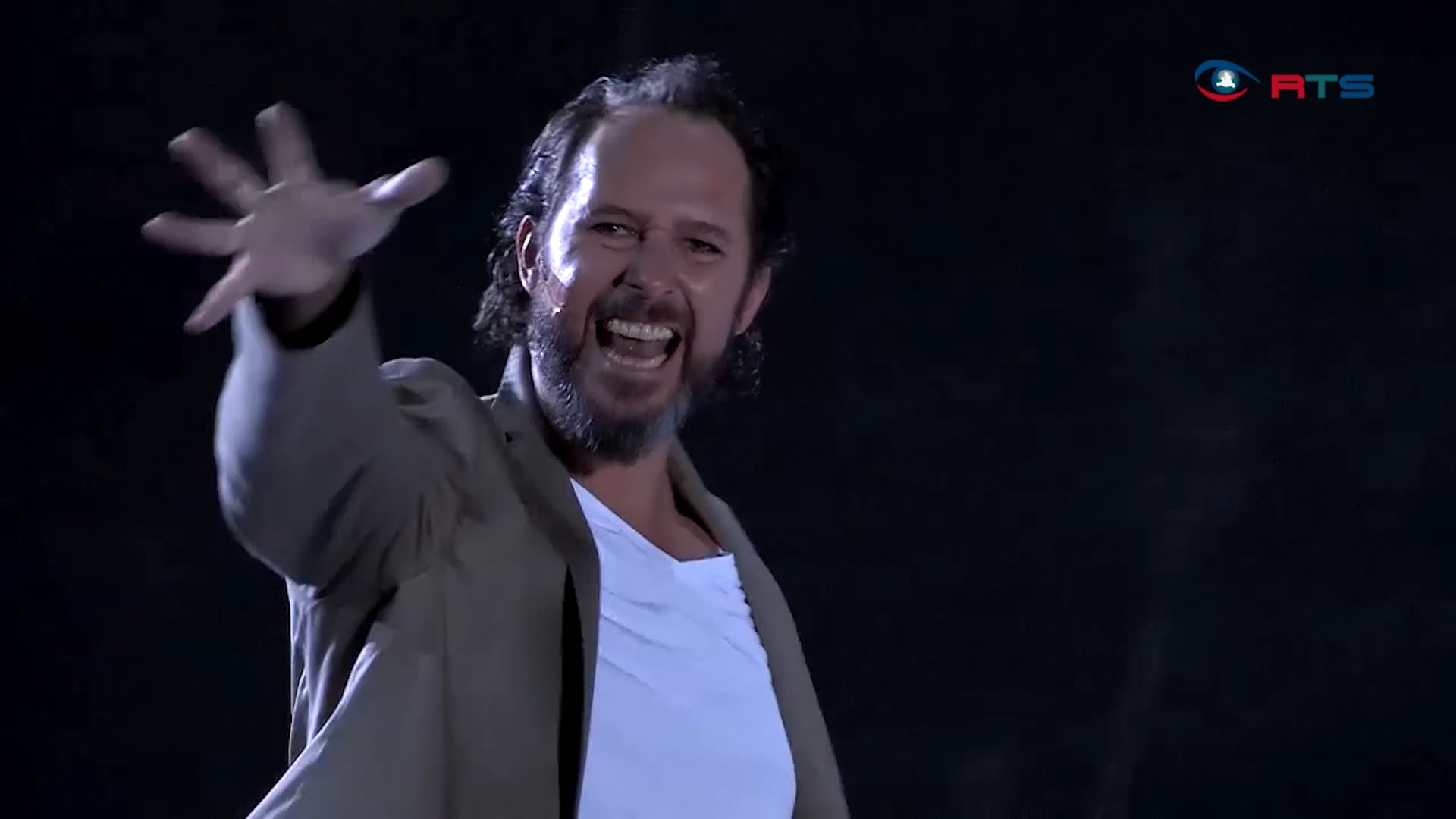 schauspieler-sascha-oskar-weis-ueberraschend-an-herzinfarkt-gestorben