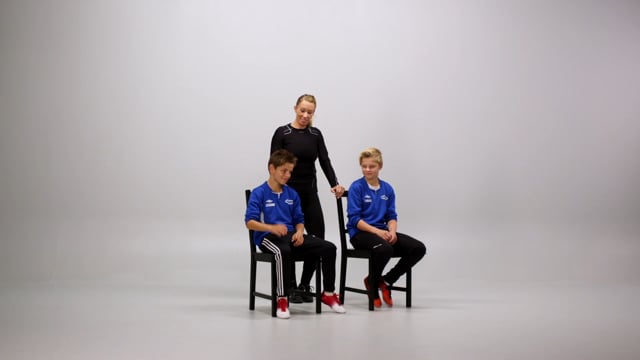 Sittende styrke med Markus og Tobias - Tid: 7 min