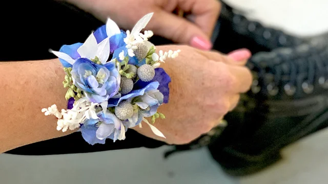 Inexpensive deals wrist corsages