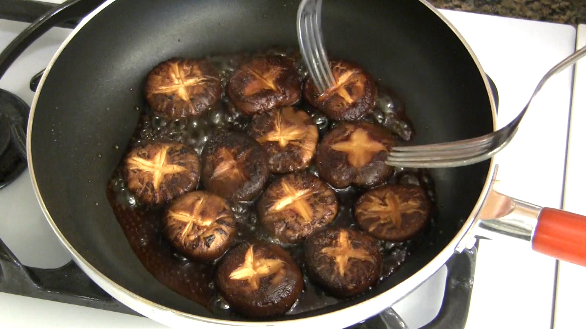 How to Cook Shiitake Mushrooms.mp4 on Vimeo