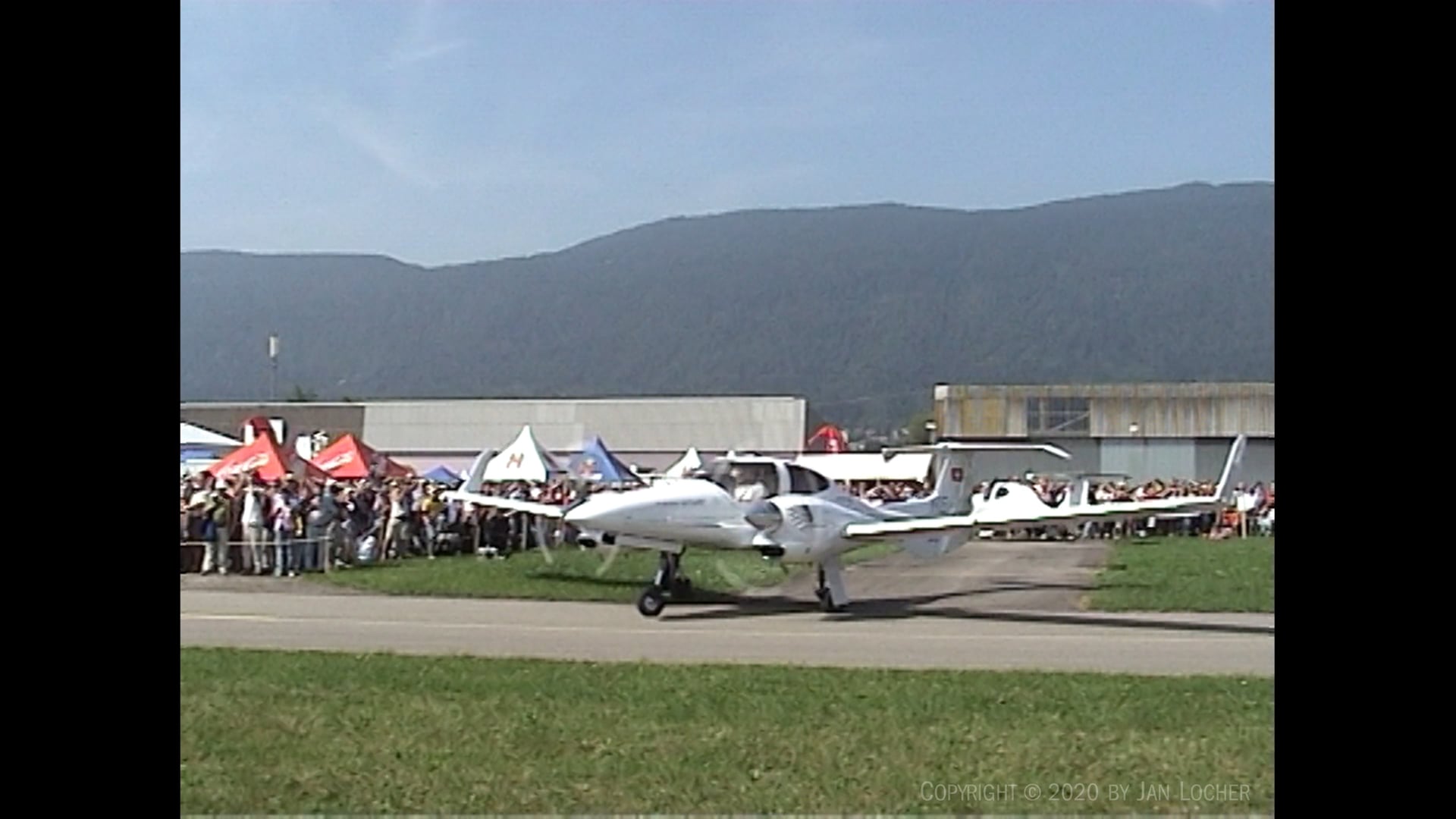 Airshow Grenchen 2006, Switzerland | DA42 Twin Star Formation