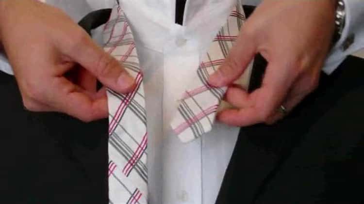 How to Tie the Double Windsor Knot
