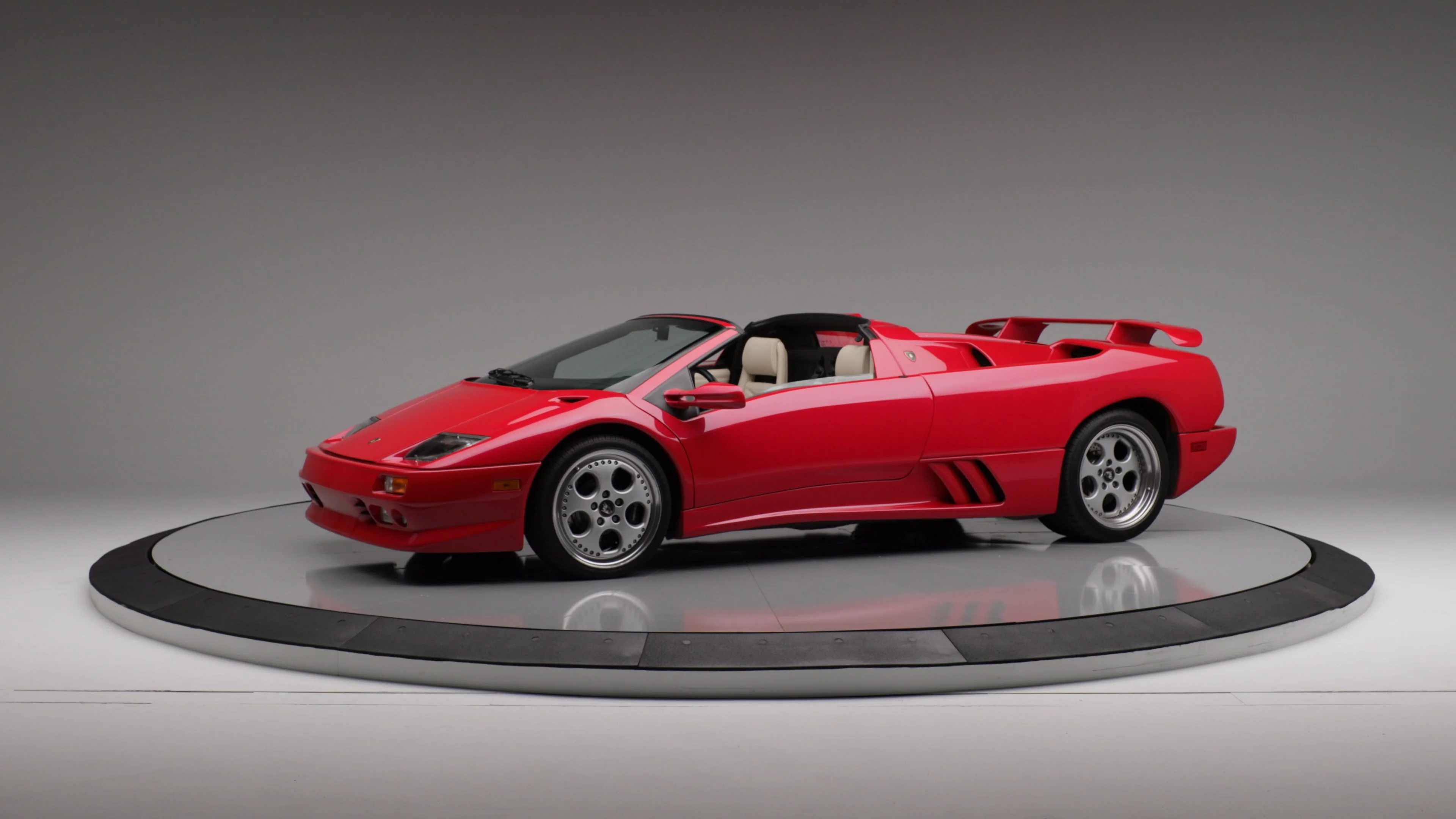 ミニッツ Lamborghini Dlablo VT レッド Car Catcher: A Last-Year Lamborghini Diablo VT 6.0 | News