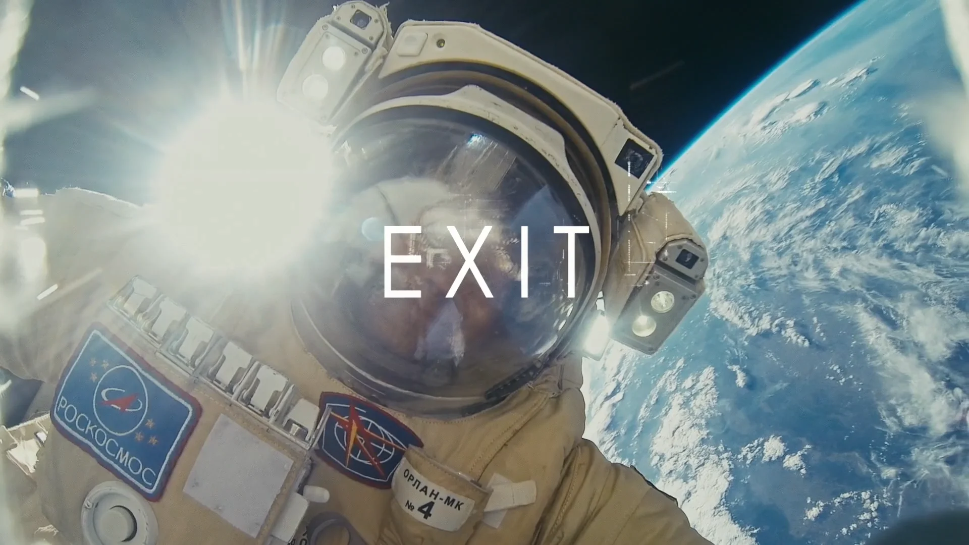 видео выхода в космос. космонавт роскосмос. космонавт в космосе. космонавт вкд. эдвард уайт выход в открытый космос.