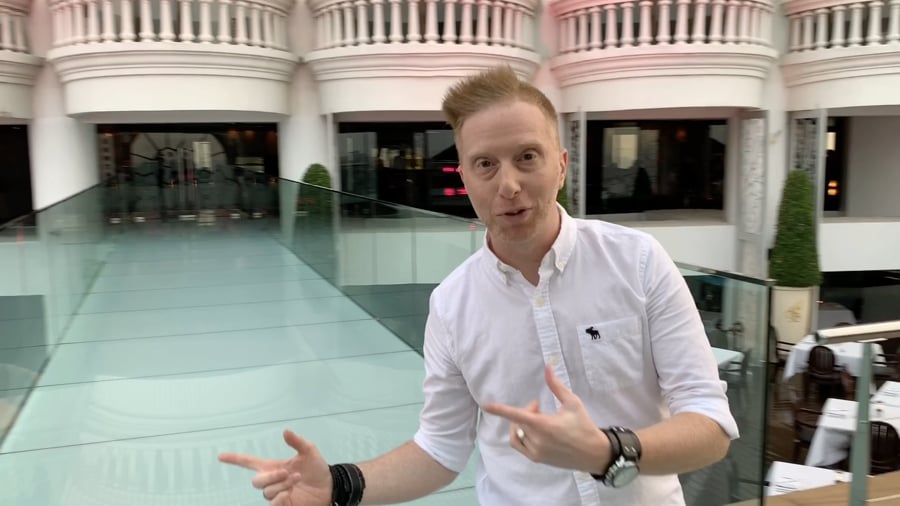 Bankgok Thailand hotel room and more - Eric Brouman