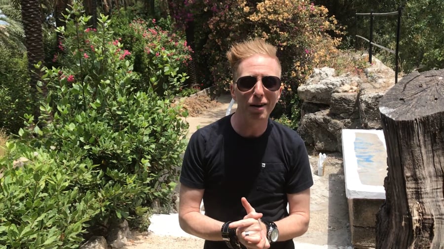 Live in Greece - amazing story about Eric's Grandparents