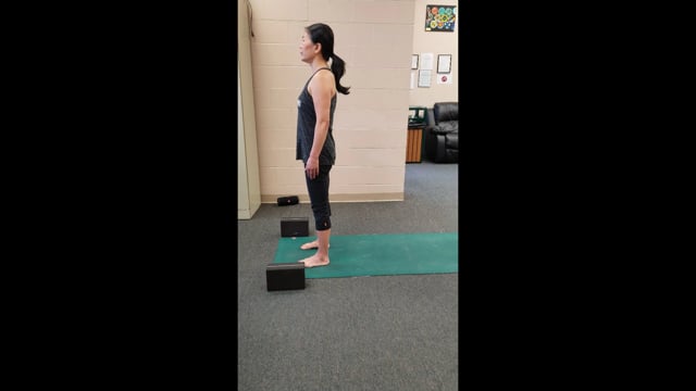 Yoga with Laura - Episode 02