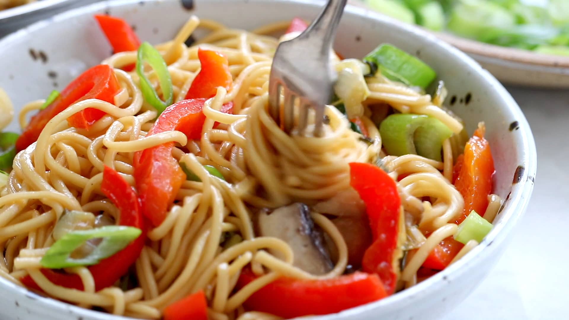 15 Minute Lo Mein Step 3 on Vimeo