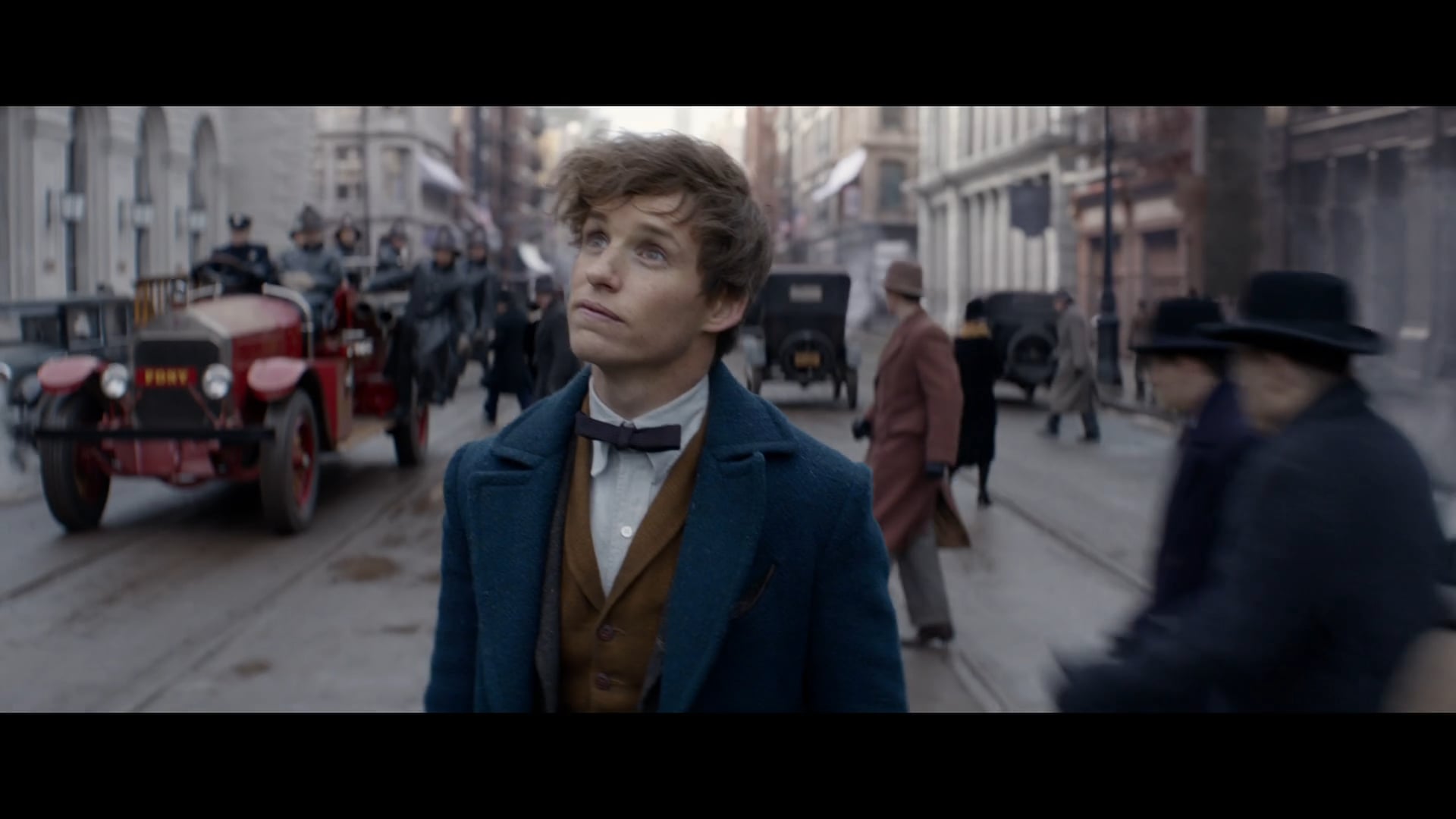 FANTASTIC BEASTS AND WHERE TO FIND THEM | :30 "Shhh"