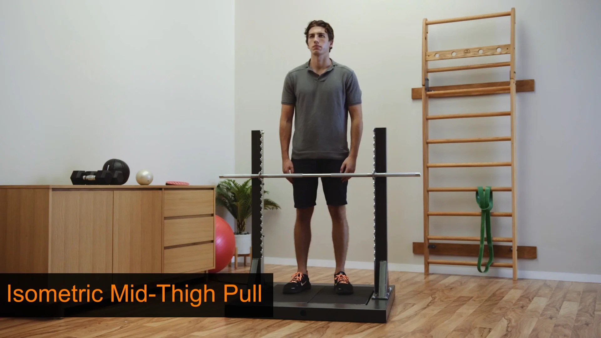 Isometric Mid-Thigh Pull on Vimeo