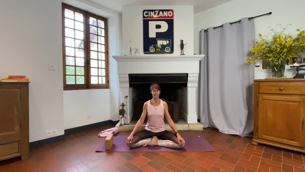 25. Cours de yoga : Ancrage et mouvement avec Sylvie Berardi (54 minutes)