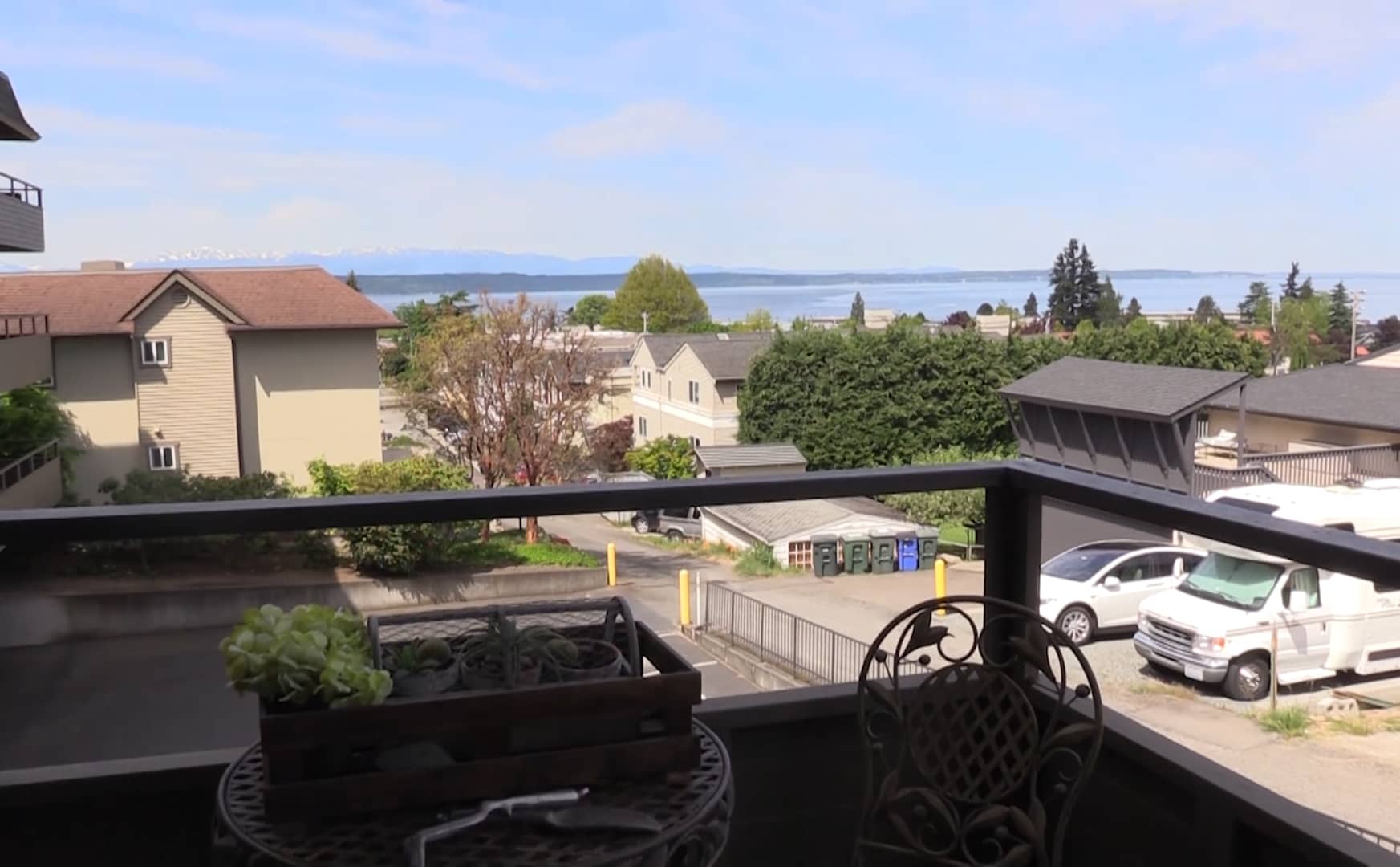 Exquisite Edmonds Bowl Condo on Vimeo