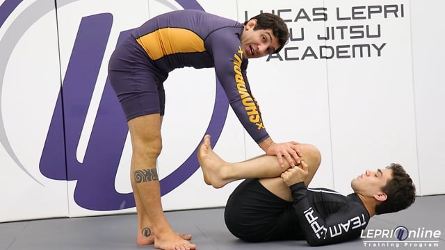 Knee Cut Pass Attempt to Heel Hook