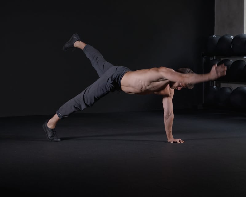 Cross Hand & Leg Extension