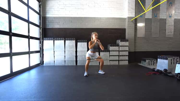 Banded Double Pulse Squat