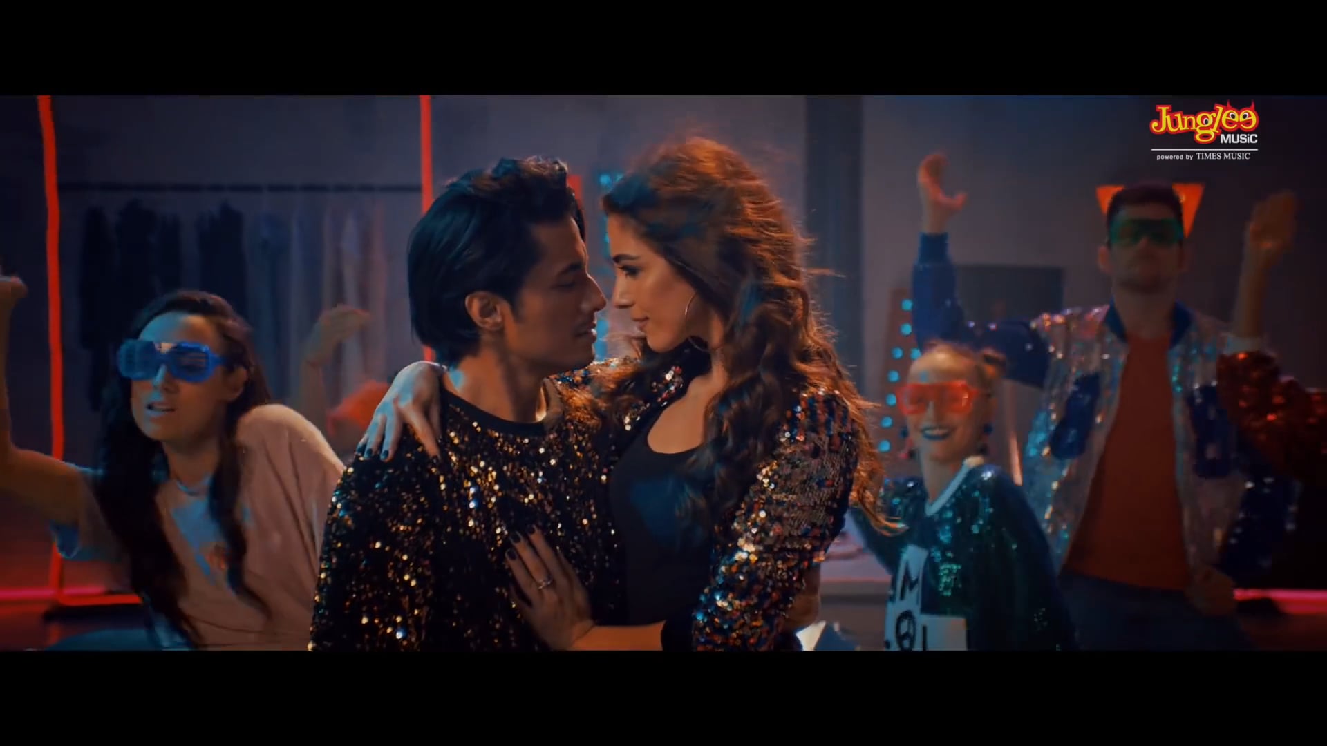 Teefa In Trouble | Ali Zafar & Aima Baig - Item Number