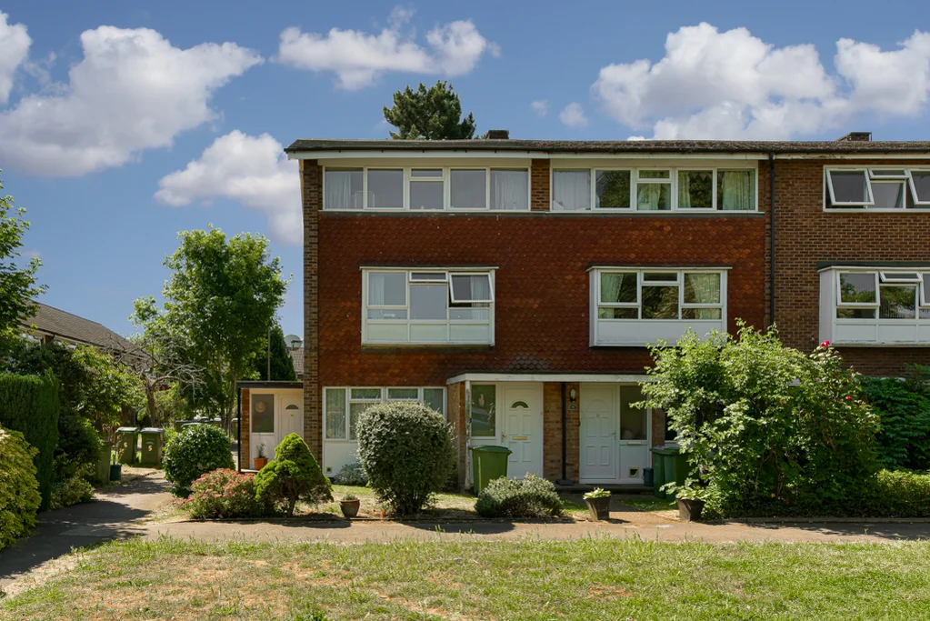 Kelvinbrook, West Molesey Newton Huxley on Vimeo