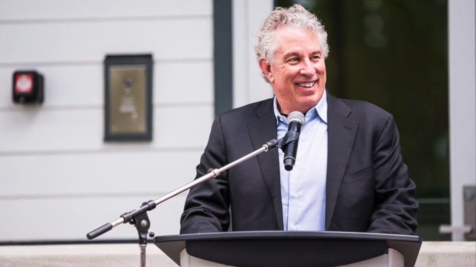 "Therapy" or 10-min Real Connection? -Prof. Bruce Perry, MD, PhD, PhD, World’s Top Trauma Clinician