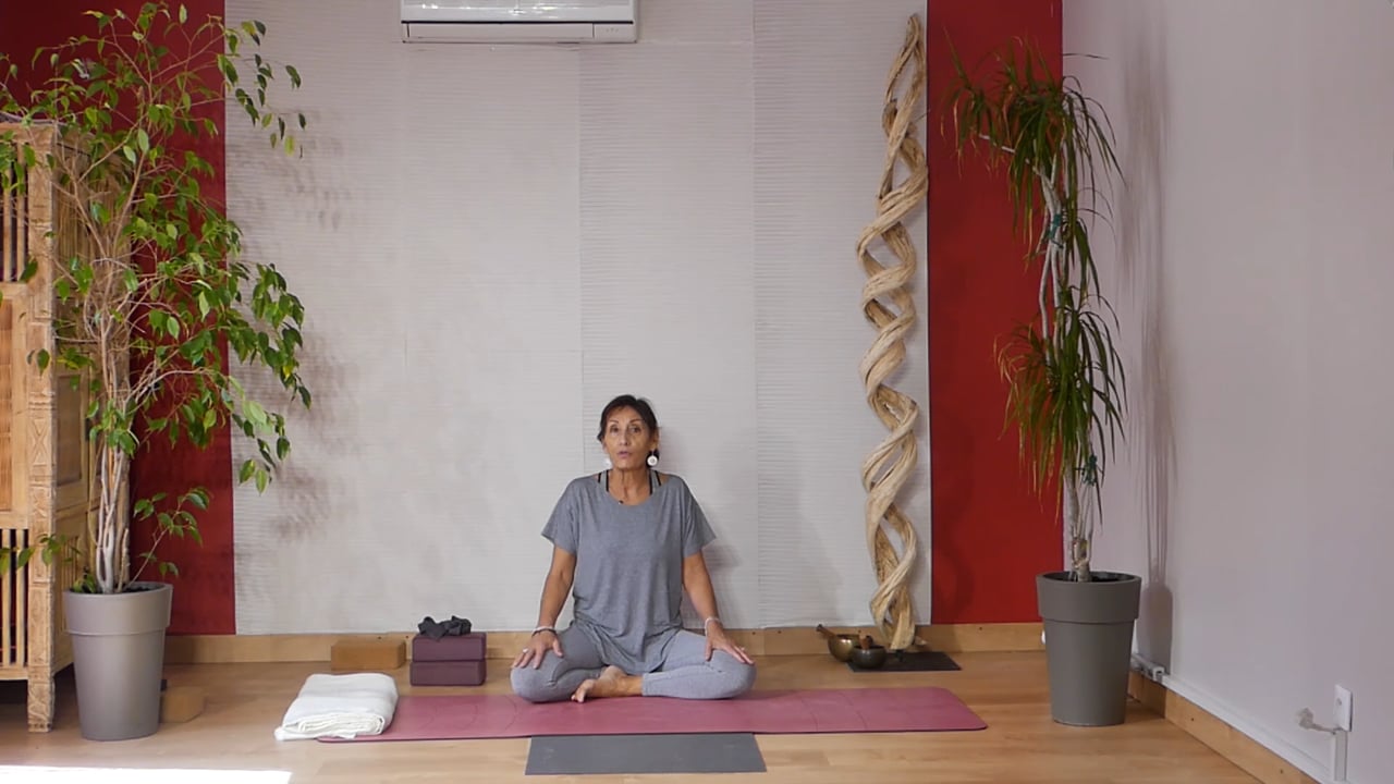 7. Séance de yoga - Retrouver de la légèreté dans les hanches avec Gladys Delaflor (24 min)