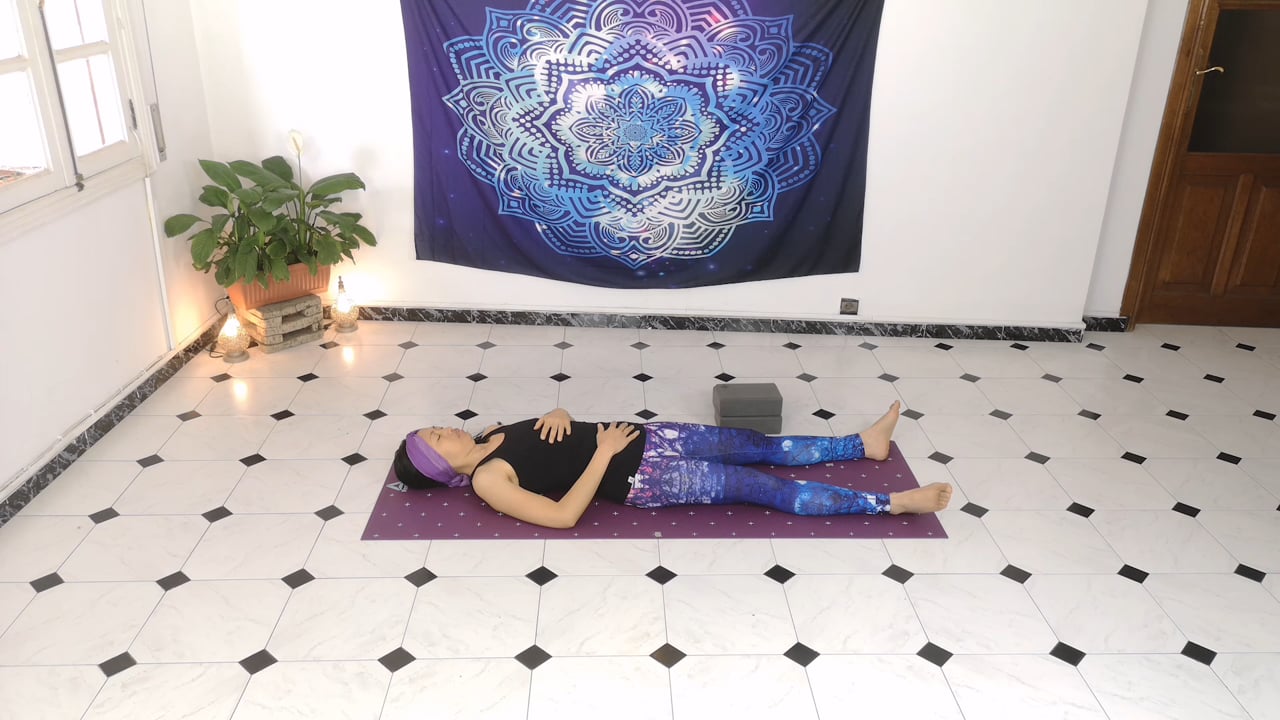 2. Cours de yoga - Relaxation pour stimuler le système immunitaire avec Aline Rakotoson (38min)