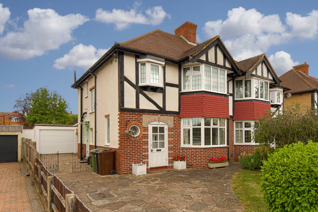 Walsingham Gardens, Stoneleigh The Personal Agent on Vimeo