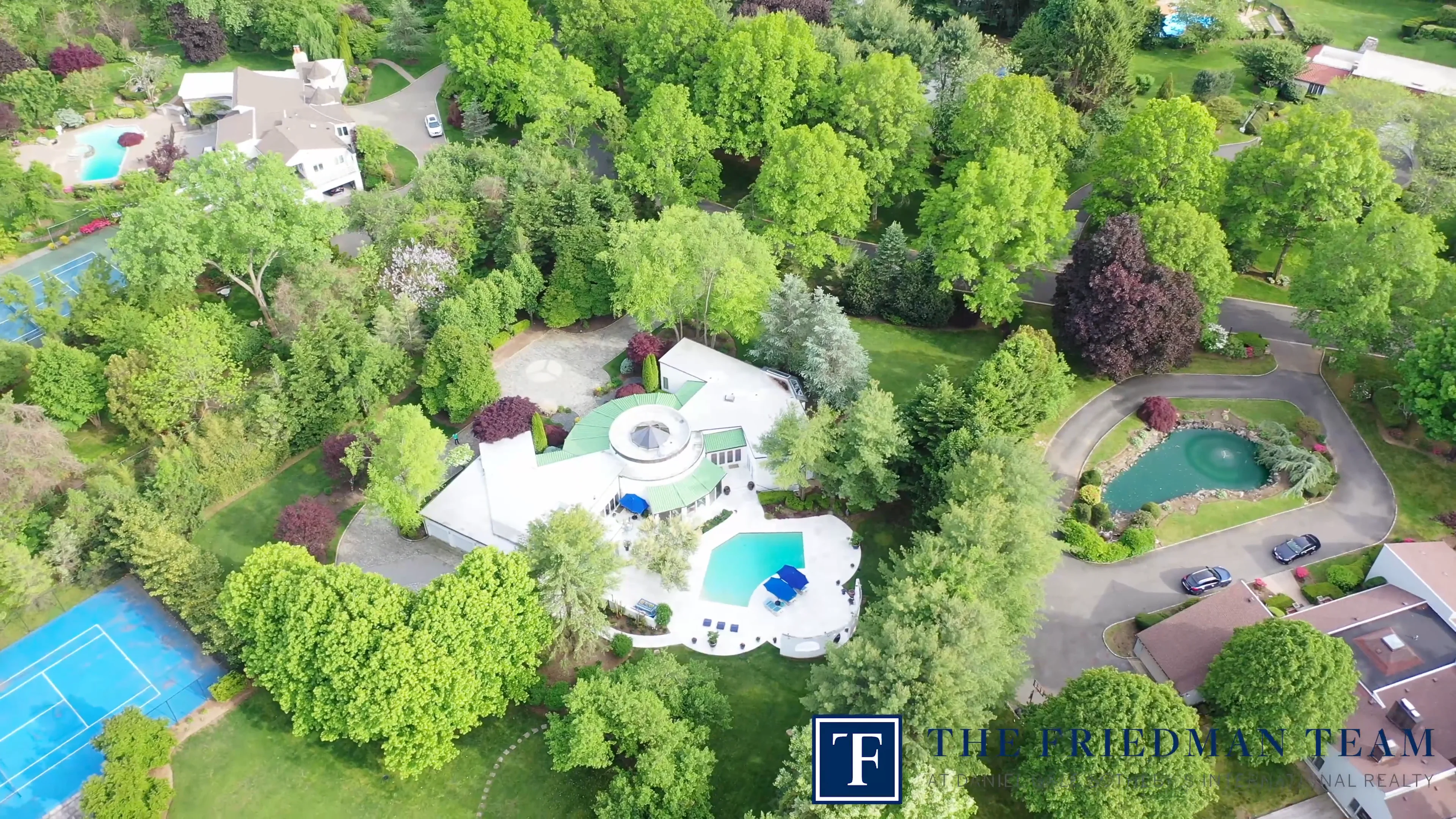 9 Truesdale Ct. Old Westbury NY 11568