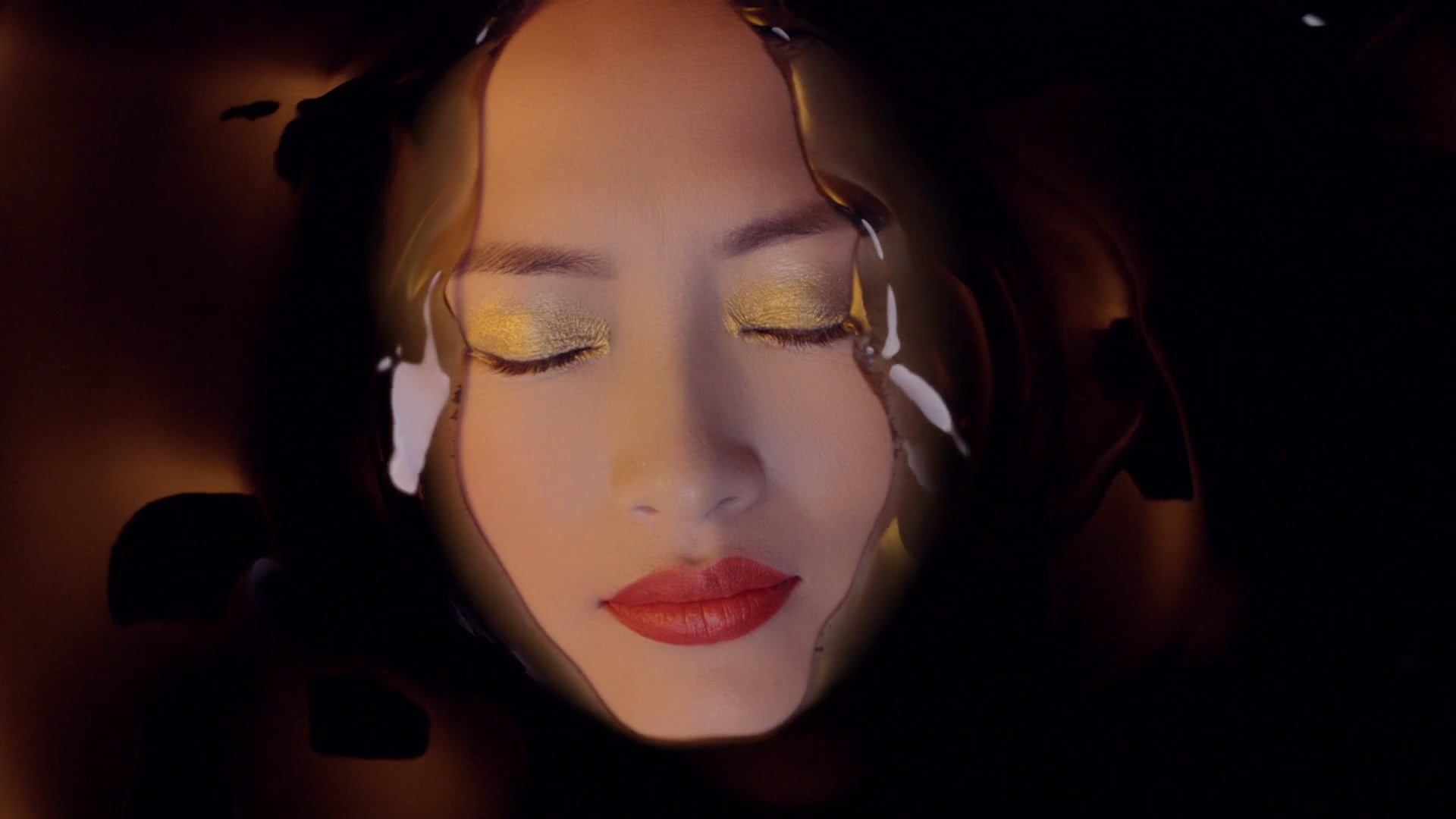 SHU UEMURA ULTIME8 // Awareness (dircut)