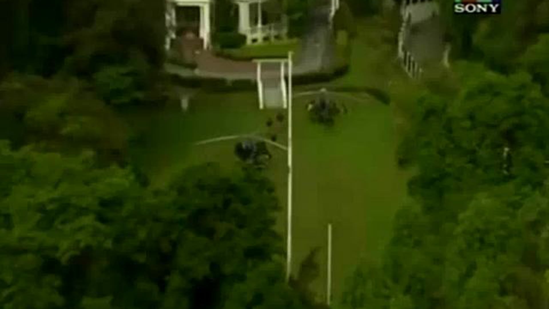 Iss Jungle Se Mujhe Bachao - Series Review Reel