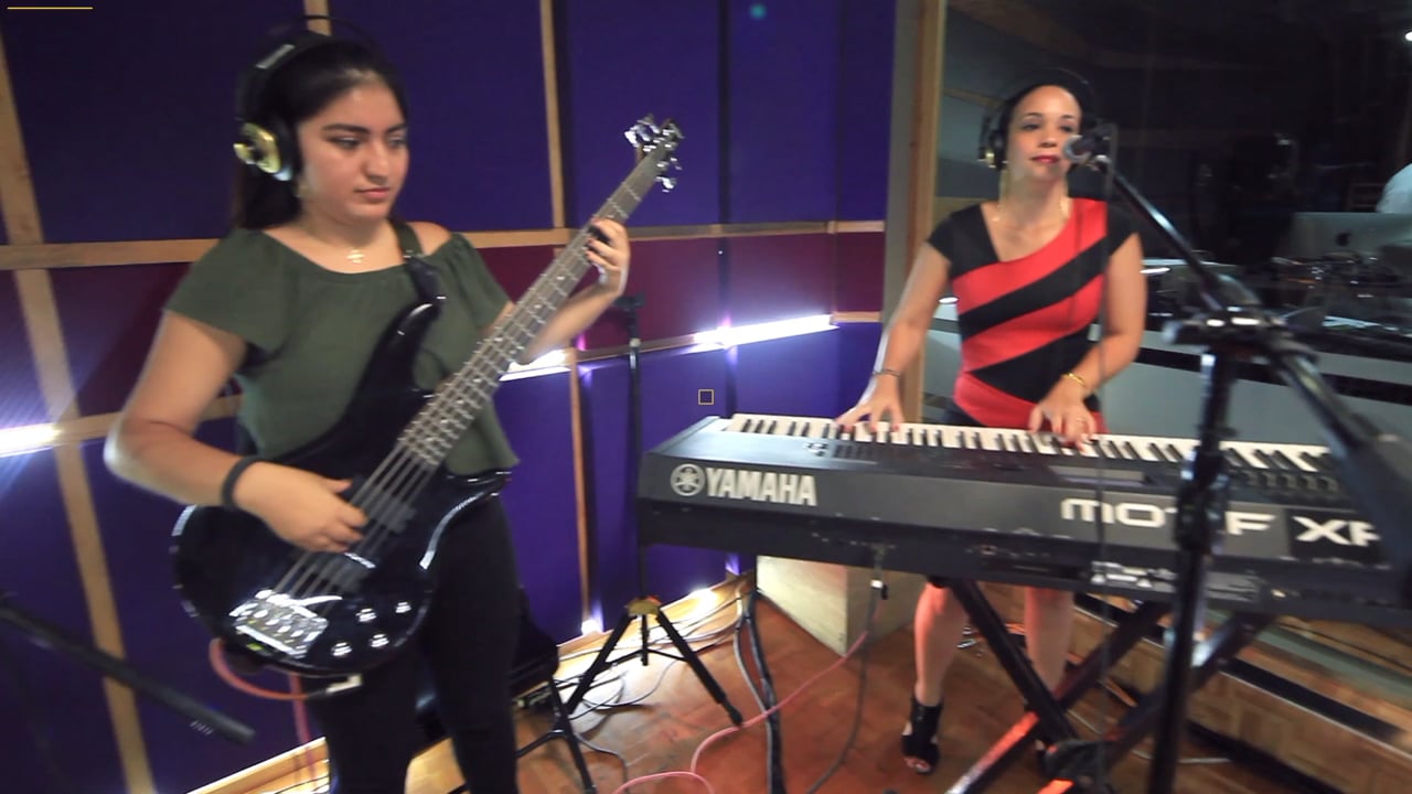 Divina Banda - Baila Conmigo