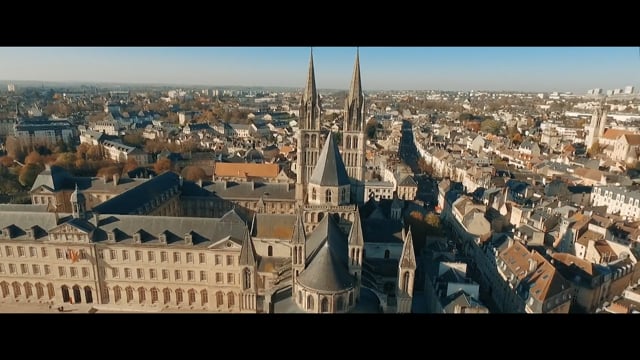 deVine Voices Native French Female Voiceover Caen Commercial
