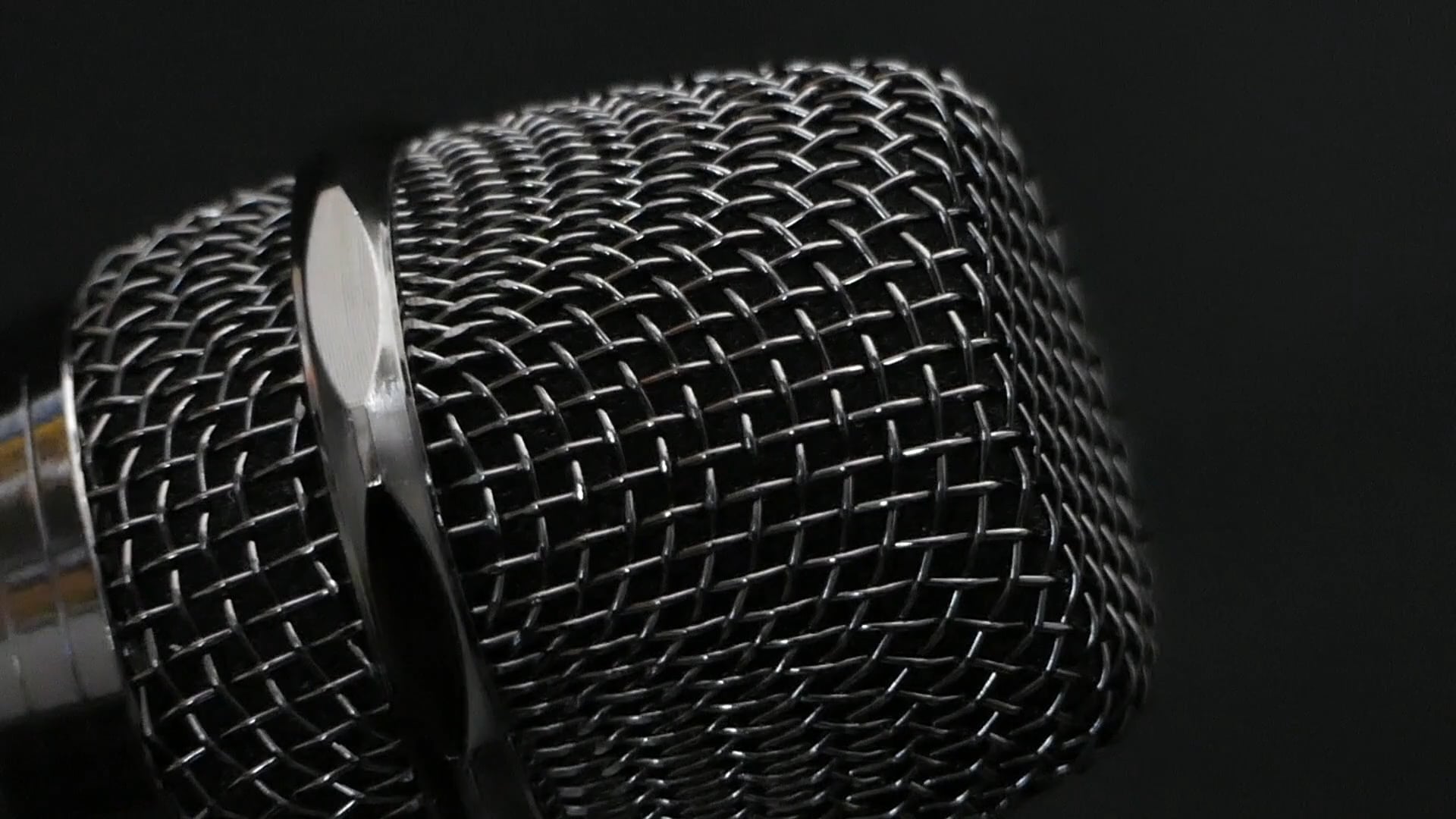 Wireless microphone system