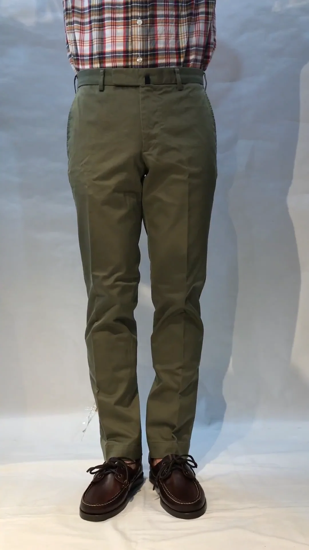 D.C.WHITE(ディーシーホワイト) CHINO TROUSERS オリーブ D.C.WHITE(ディーシーホワイト) CHINO TROUSERS オリーブ
