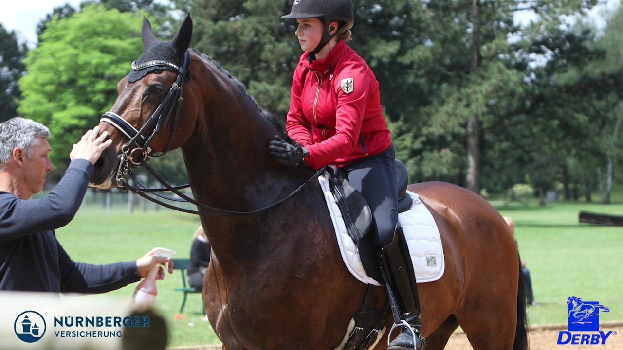 Nachwuchskader-Trainingstag Dressur in München - präsentiert von DERBY und NÜRNBERGER Versicherung