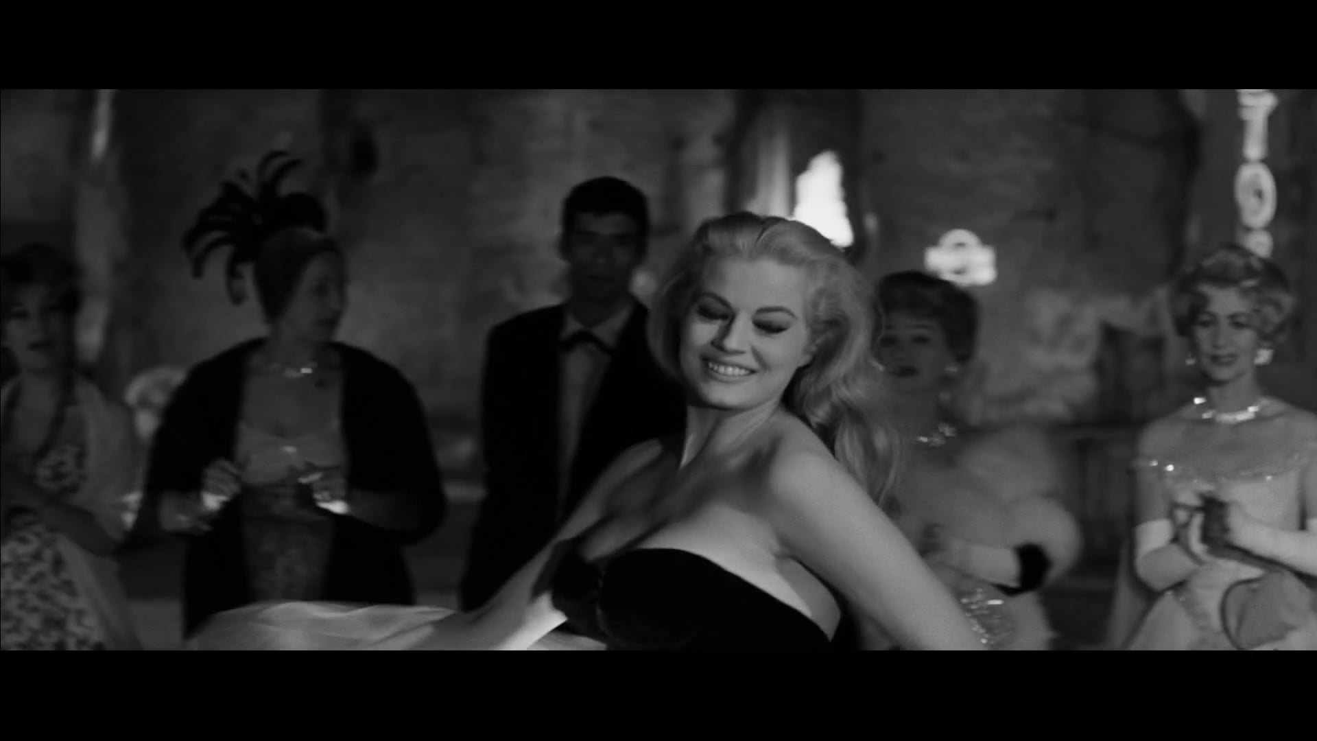 A Scene from LA DOLCE VITA