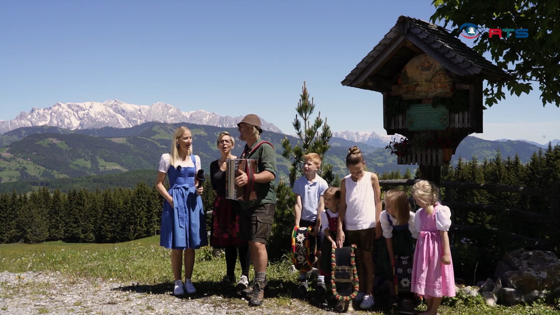 almsommer-einlaeuten-mit-musiker-walter-pichler