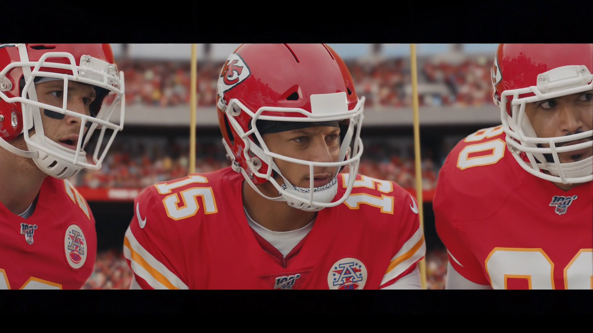 NFL SUNDAY TICKET  – HUDDLE