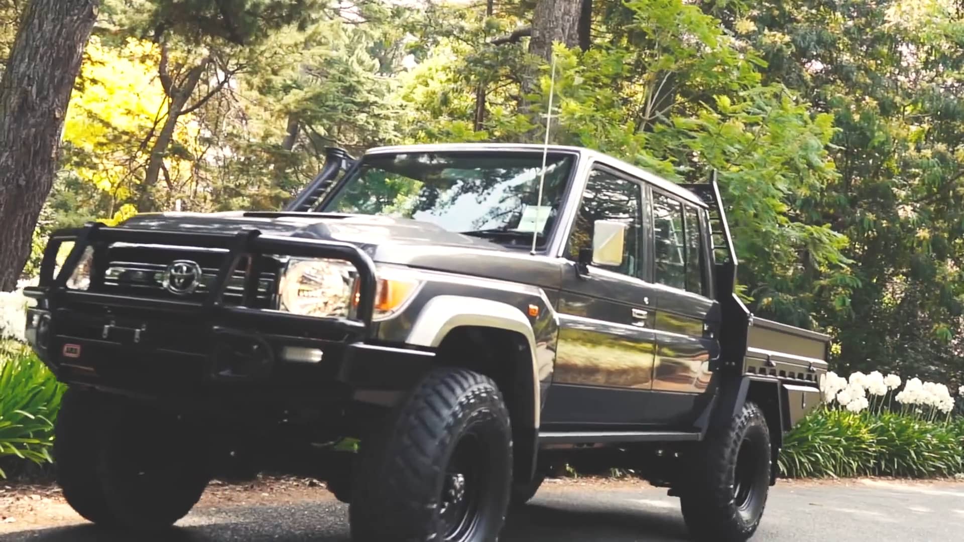 M2 Overland - Toyota Land Cruiser on Vimeo