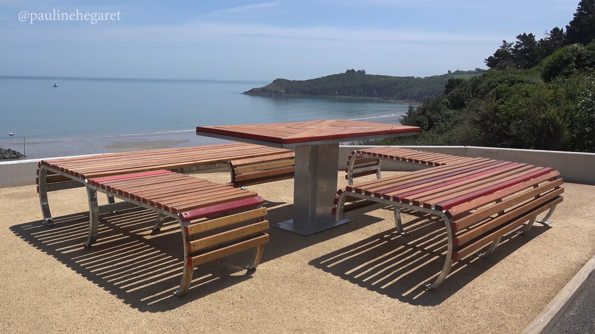 Brehec design esplanade de Beau Rivage