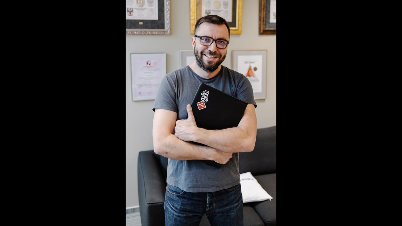 
        
          Julo Ferianc
        

        
          –
        

        
          Digital Transformation Strategist & Doer at RDS
        
        